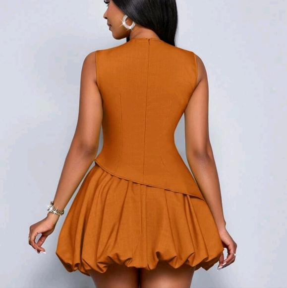 Women Fashionable 2Pcs Set Asymmetric Hem Slim Fit Top And Mini Ruffle Hem Skirt - Picture 3 of 4